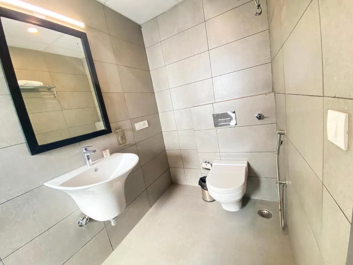 Hotel Yellow Saffron Delhi
