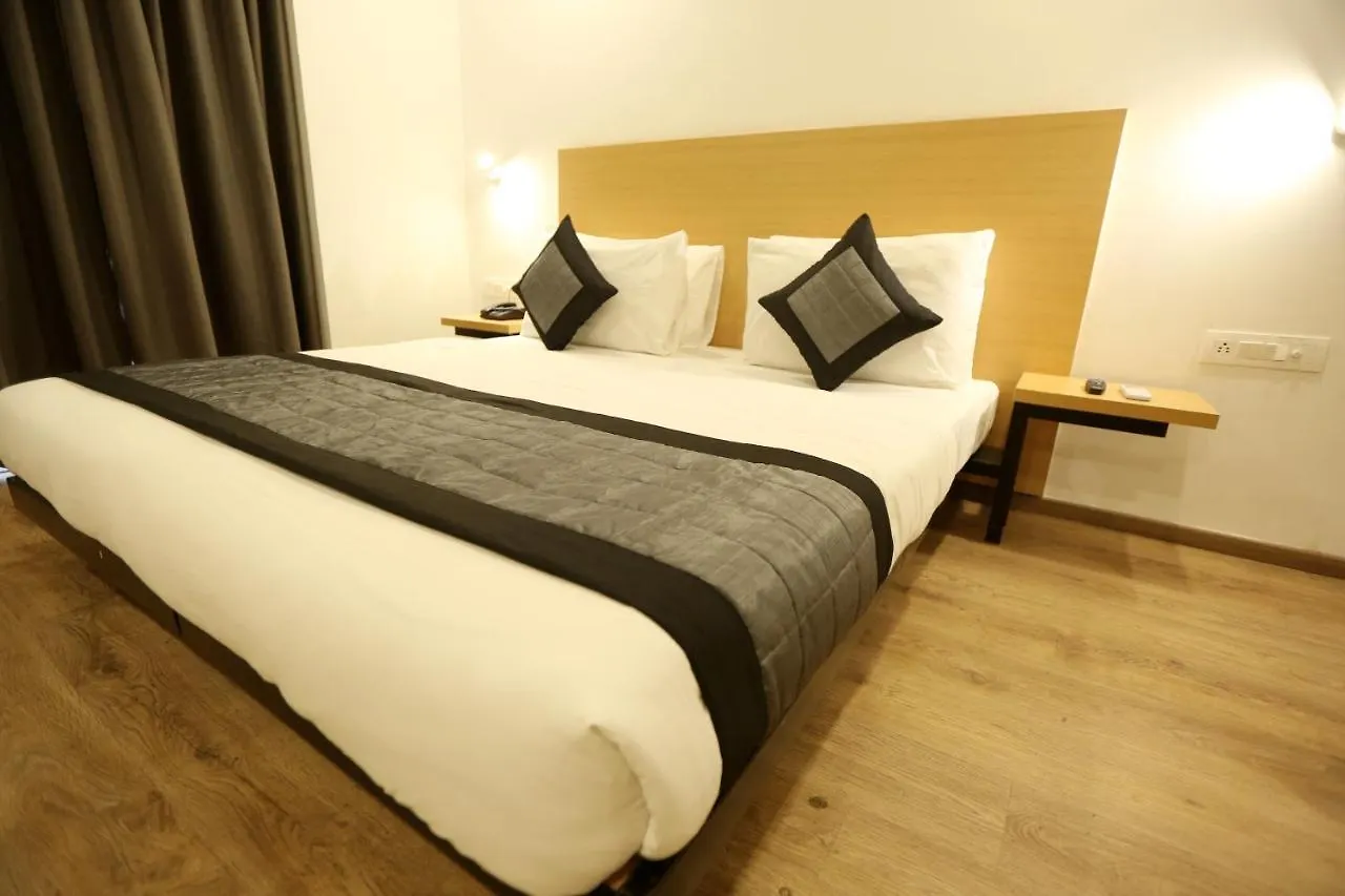 Hotel Yellow Saffron Delhi