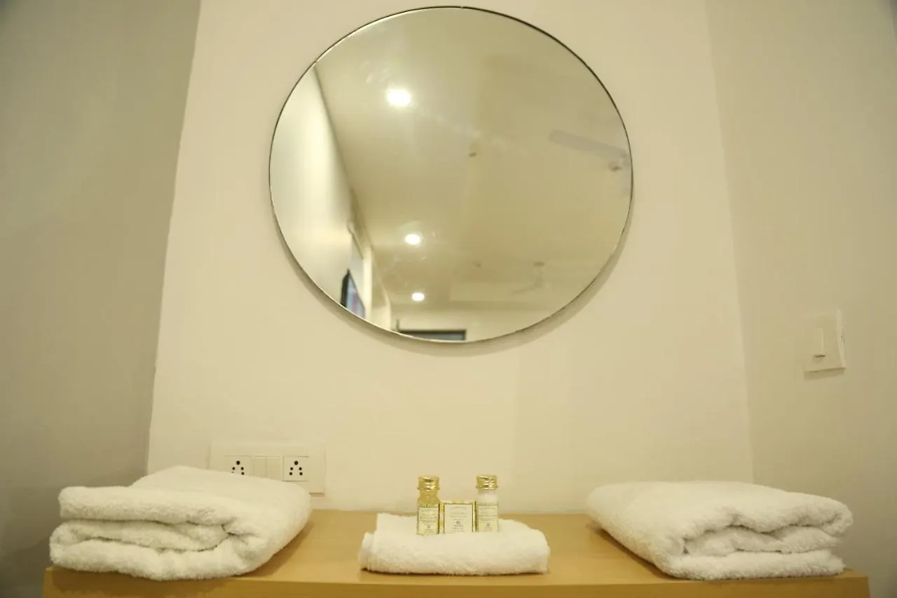 Hotel Yellow Saffron Delhi